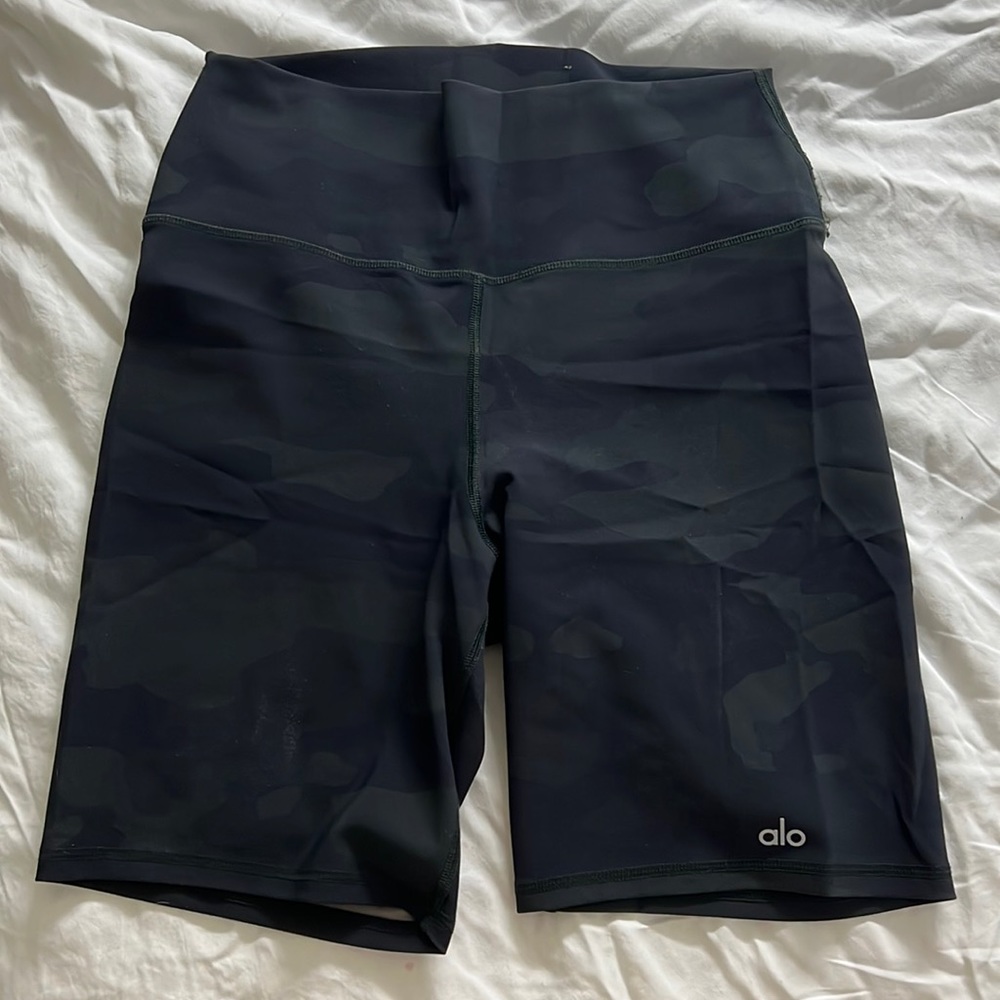 Alo Camo Print Bike Shorts